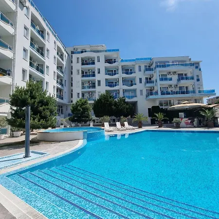 Odisei Large Apartment