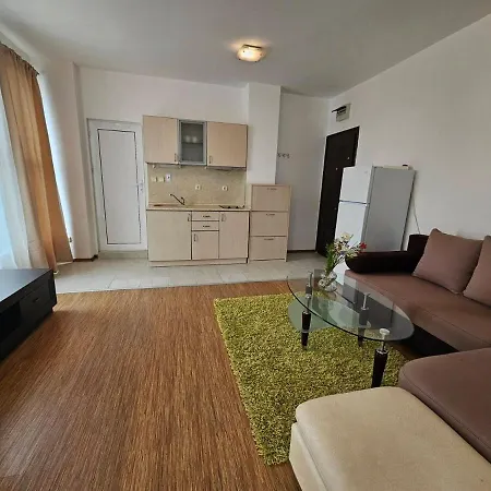 Odisei Large Apartment *